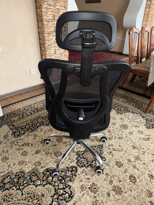 Продается офисное кресло 700.000 сум