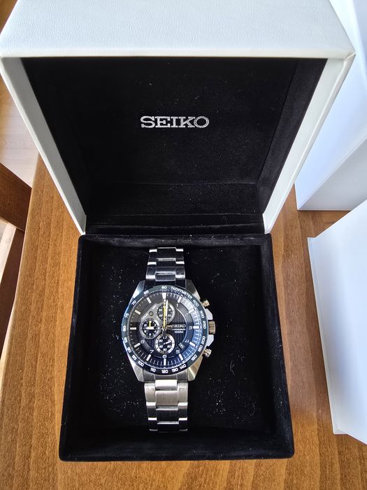 Продавам часовник Seiko Sports.