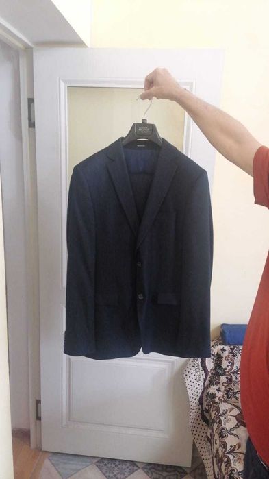 Одежда новая, костюмы, рубашки