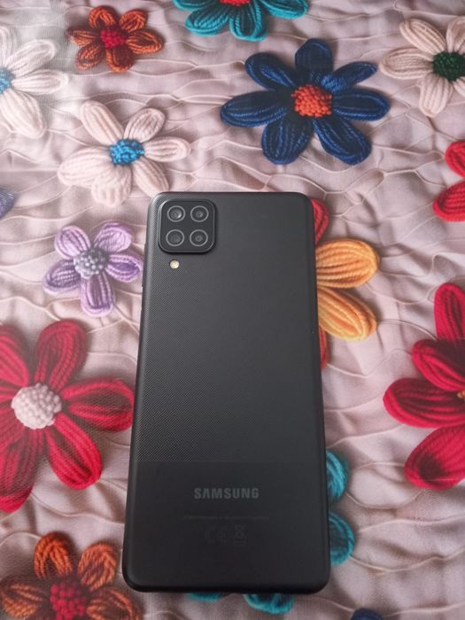 Vând samsung a12