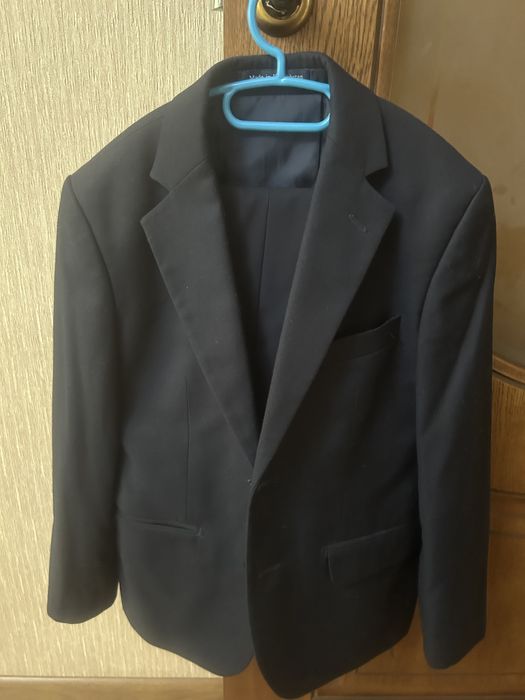 Продам школьную форму на 8-9 лет