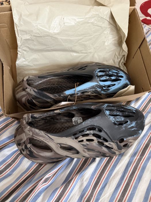 yeezy foam rnr mx cinder