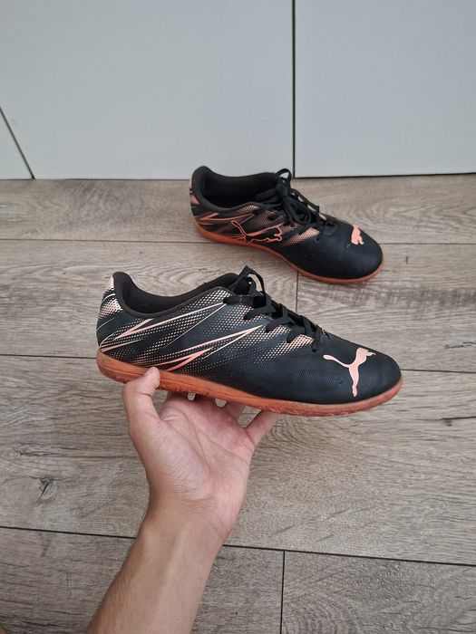Ghete fotbal puma de sală