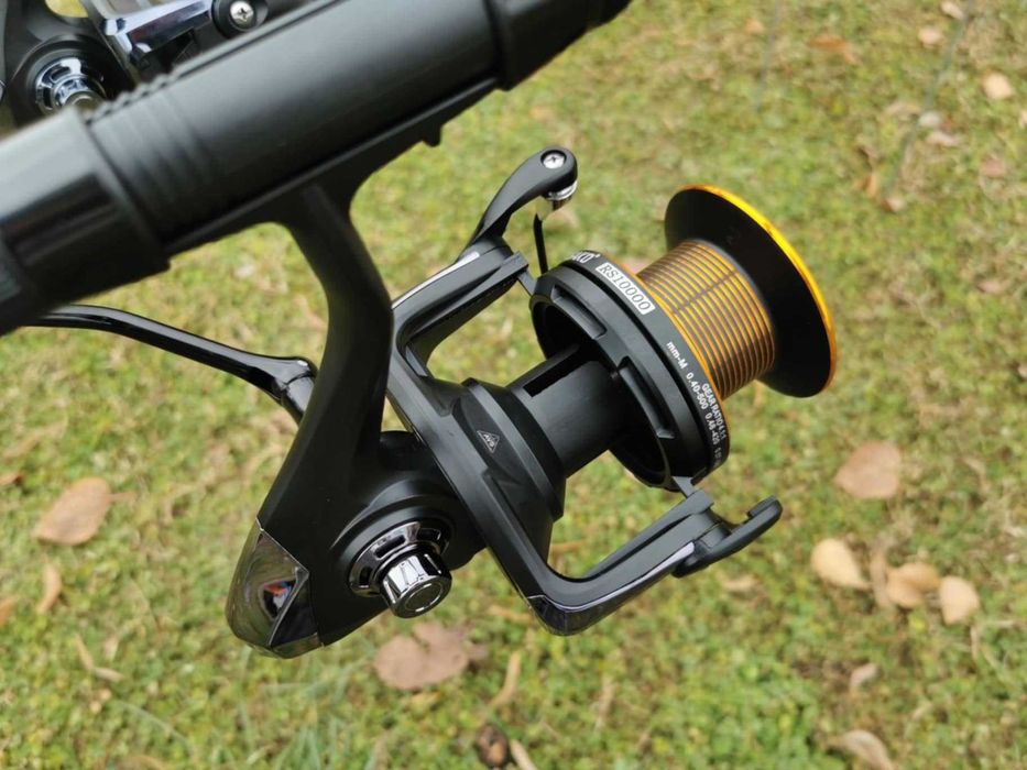 Висок клас шарански комплект. Три въдици 3.60мт и три макари 11 лагера