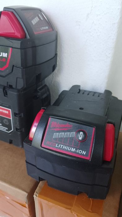 2 buc baterii Milwaukee 6A