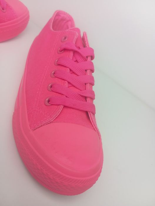 Ярко розови Кецове Reserved 36