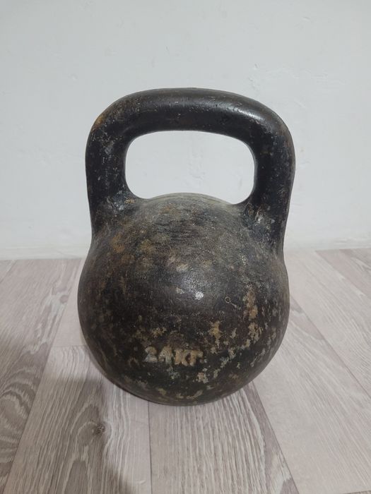 Продам гирю 24кг