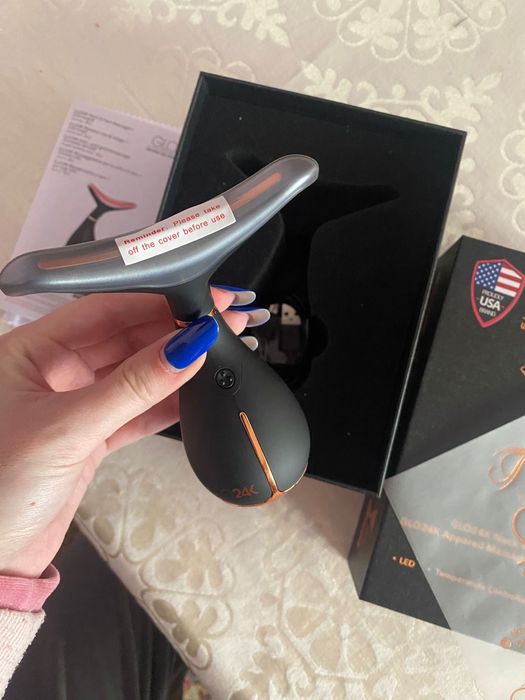 GLO24K neck & face massager+, aparat facial Nou din SUA