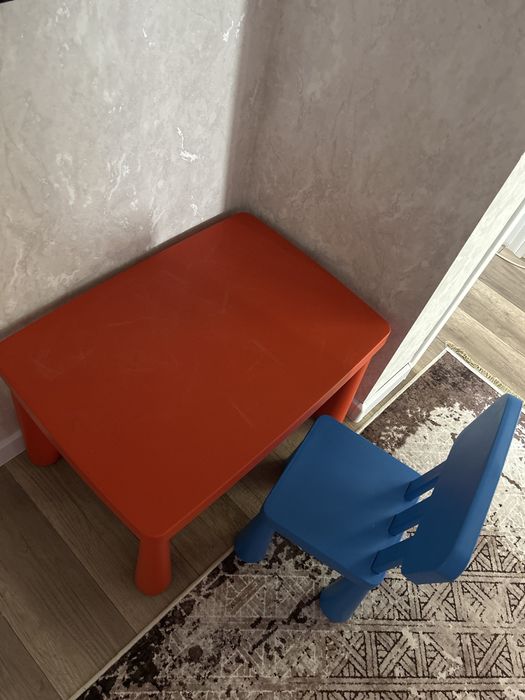 Столик со стульчиком детский IKEA