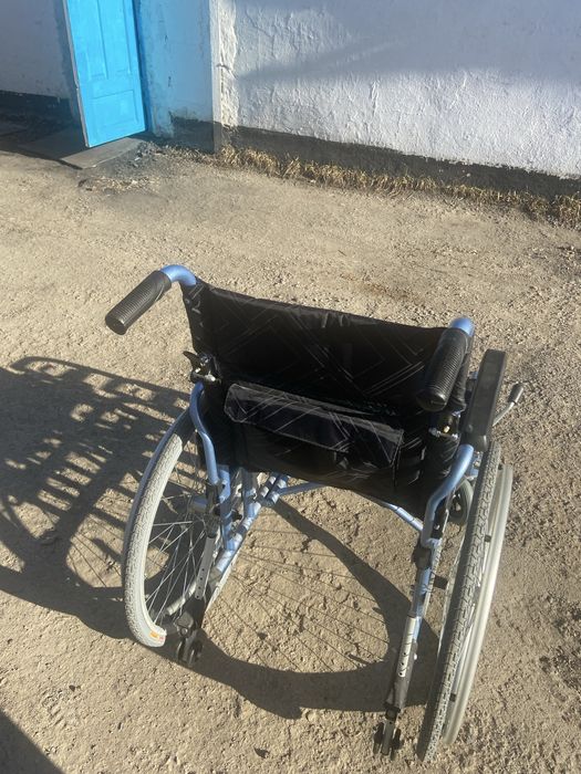 инвалидная коляска