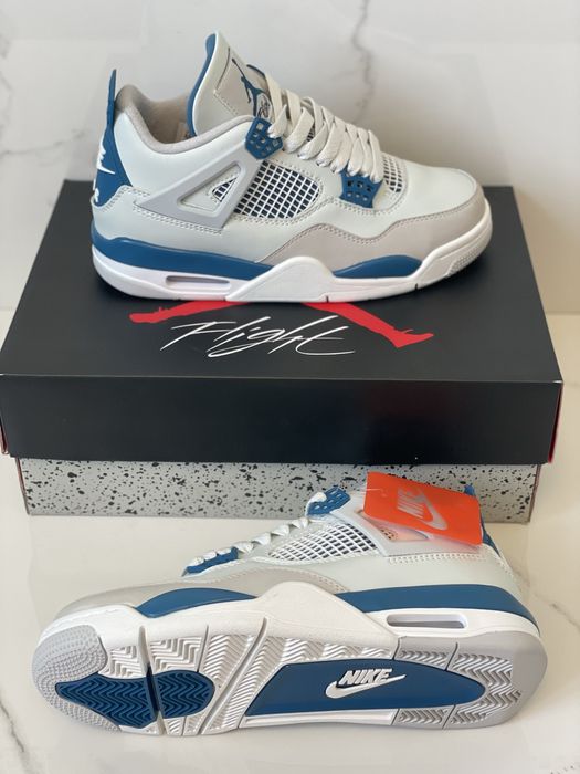 Air Jordan 4 Military Blue Retro 2024 Black Metallic Cement Univesity