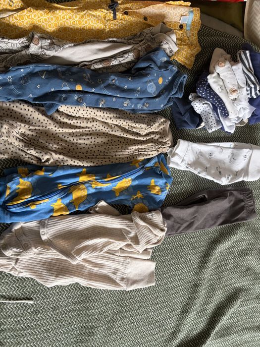 Дрехи за бебе момче 50-56