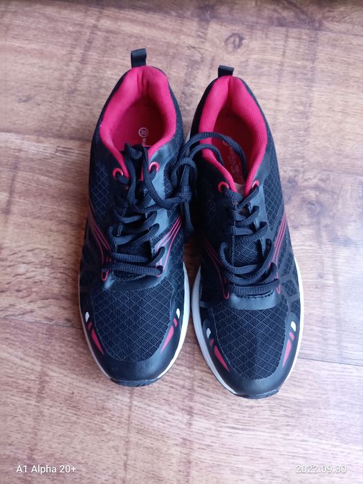 Дамски маратонки за бягане