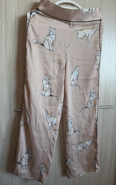 Панталон ZARA 7/8 сатен с котки – S