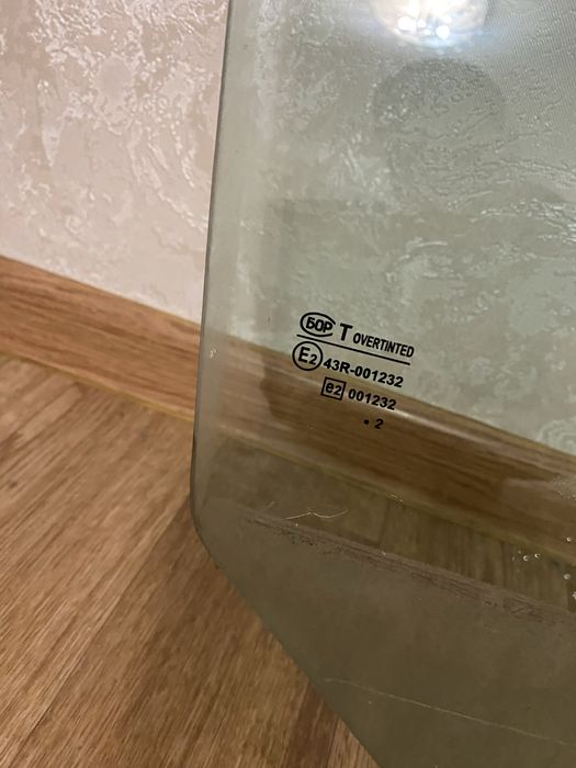 Продам стекла на приору