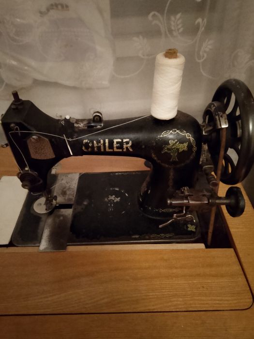 Продам швейную машинку