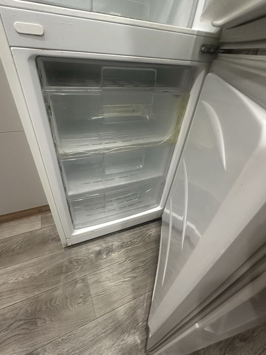 Продам холодильник