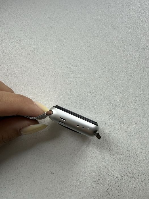 — Apple Watch Series 3 (38 мм в алюминиевом корпусе)