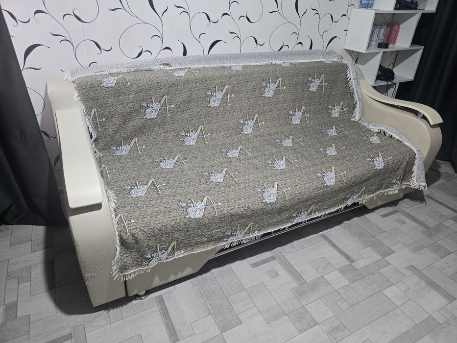 Продам диван,не дорого