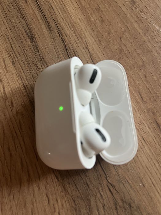 AirPods Pro 1  в хорошем состоянии