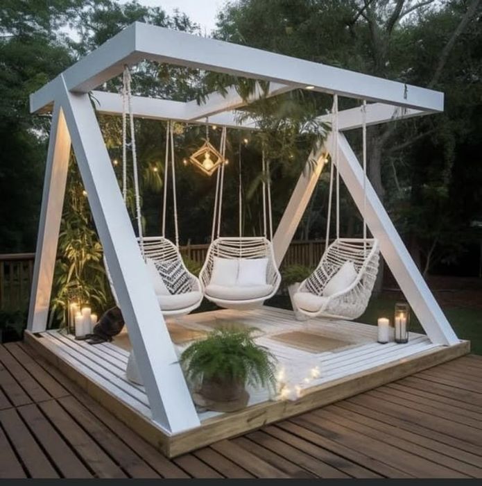 Беседки и качели.