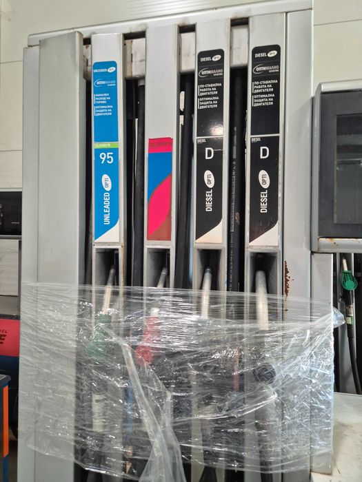 Двустранна бензиноколонка с четири пистолета без LPG, помпа за гориво