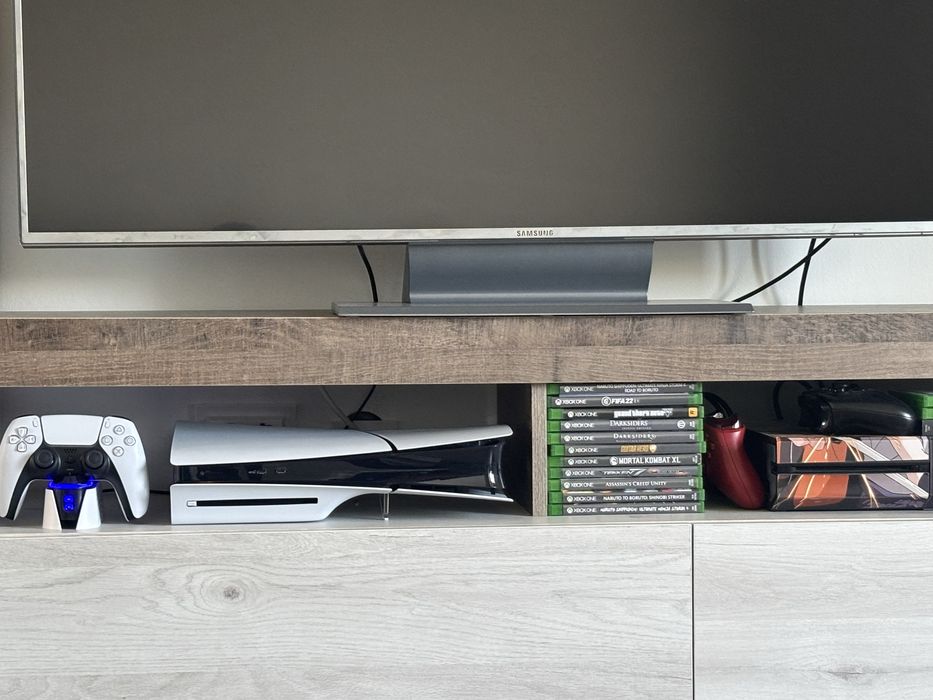 Xbox one + 2 controllere + jocuri