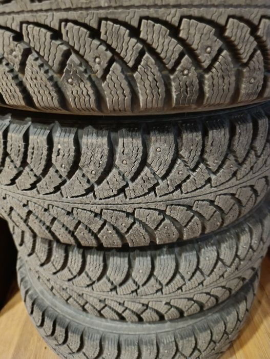 Шины зимние шипованая  185/65R15