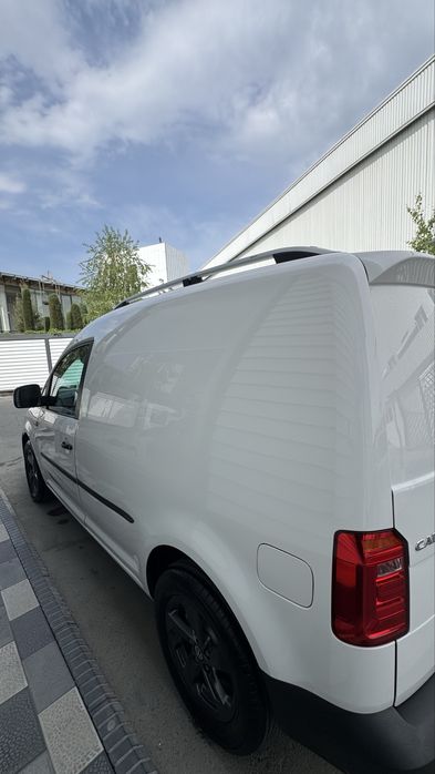 Volkswagen cadi 2021 74,000 пробег