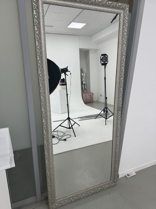 Зеркало. Шикарное.