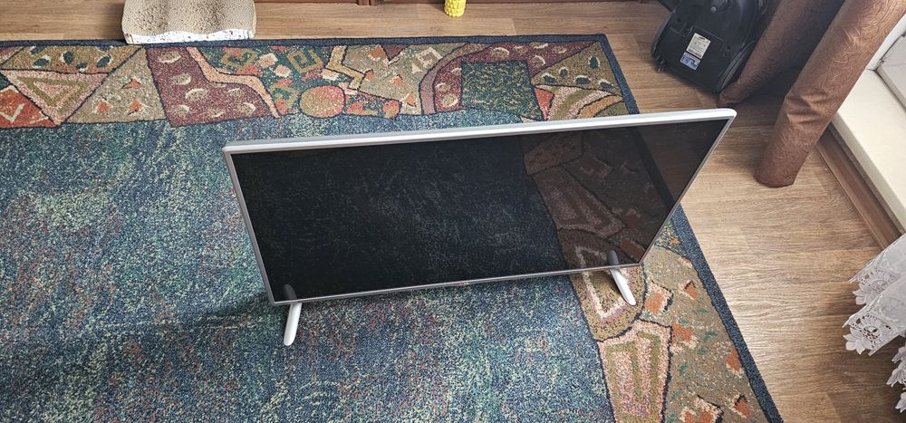 Телевизор LG  (монитор)