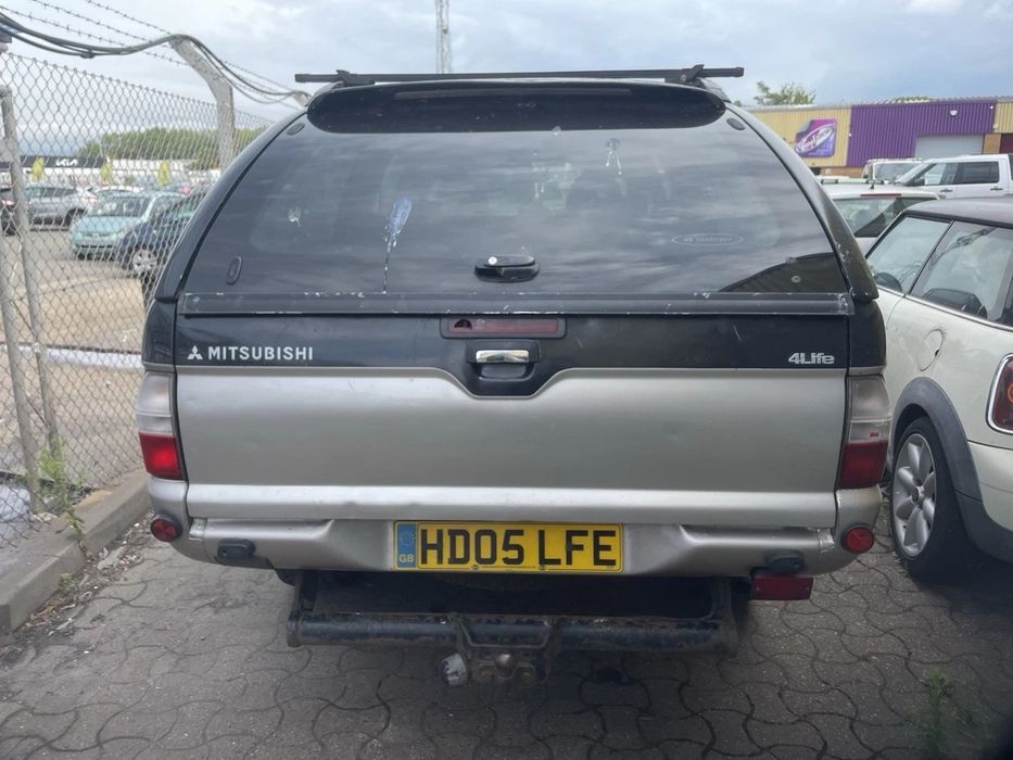 Mitsubishi l200 2.5td 116 коня  на части