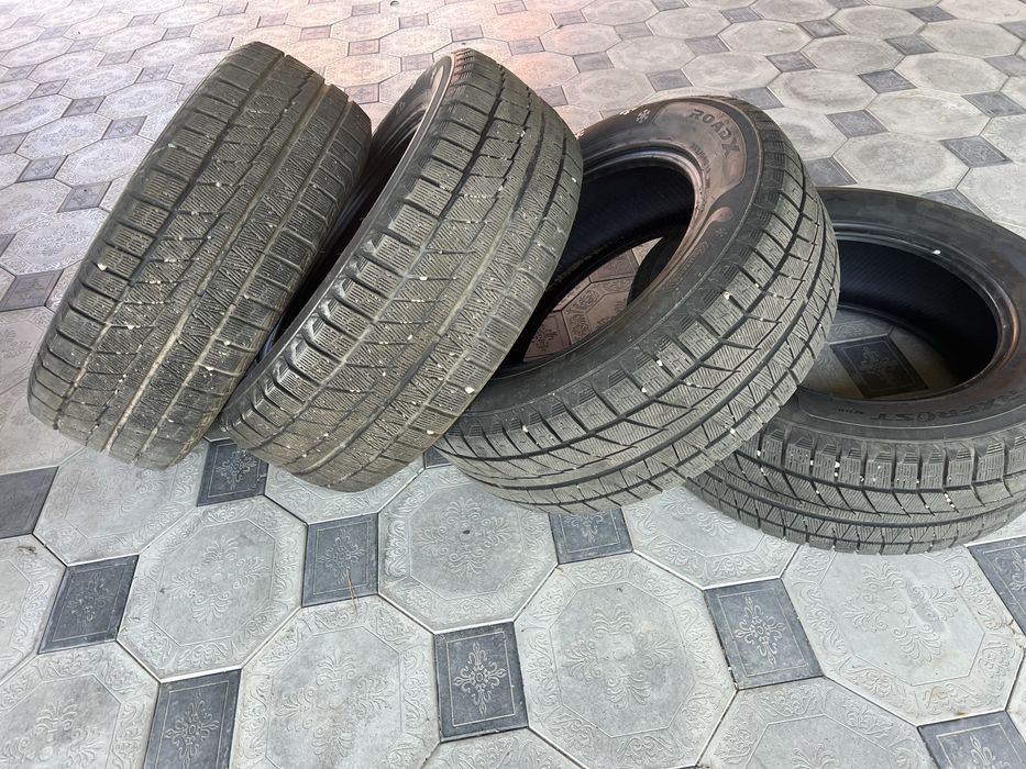 Комплект зимних шин. 265/60 R18