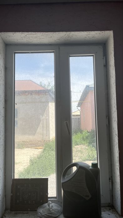 3 Пластик терезе б/у 2 сынған