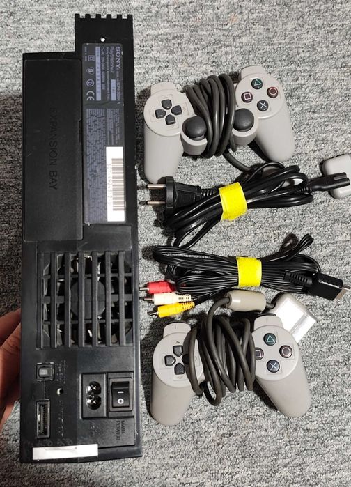 consolă PS 2 +2 joystick-uri