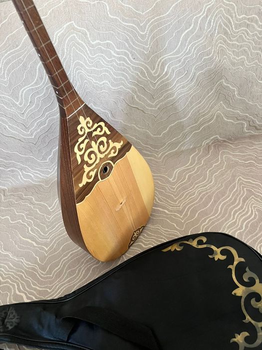 Домбыра сатылады