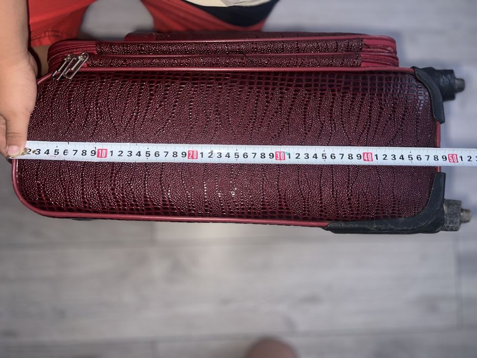 Чемодан 4 колесный бордовый