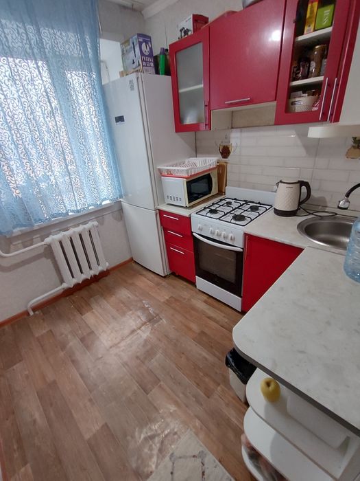 Продается 3-комн (4-87, 1 эт) с ремонтом