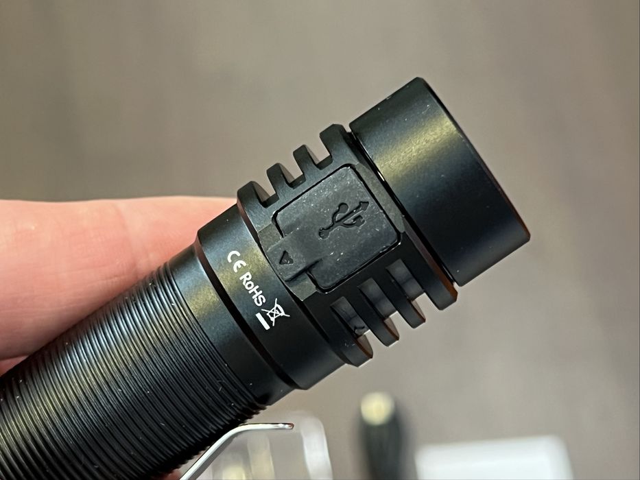 Sofirn SC18 мощен компактен фенер