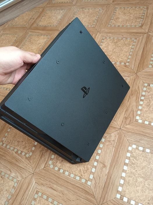 Playstation 4 pro 1tb