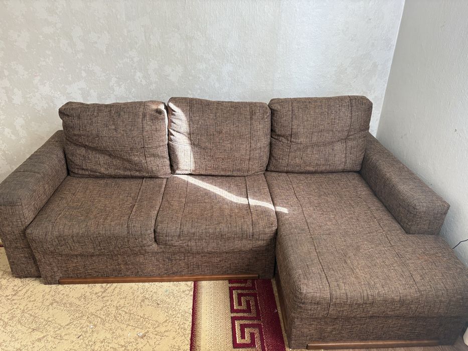 Диван сатылады. Продам диван