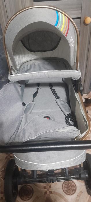 Коляска почти новая