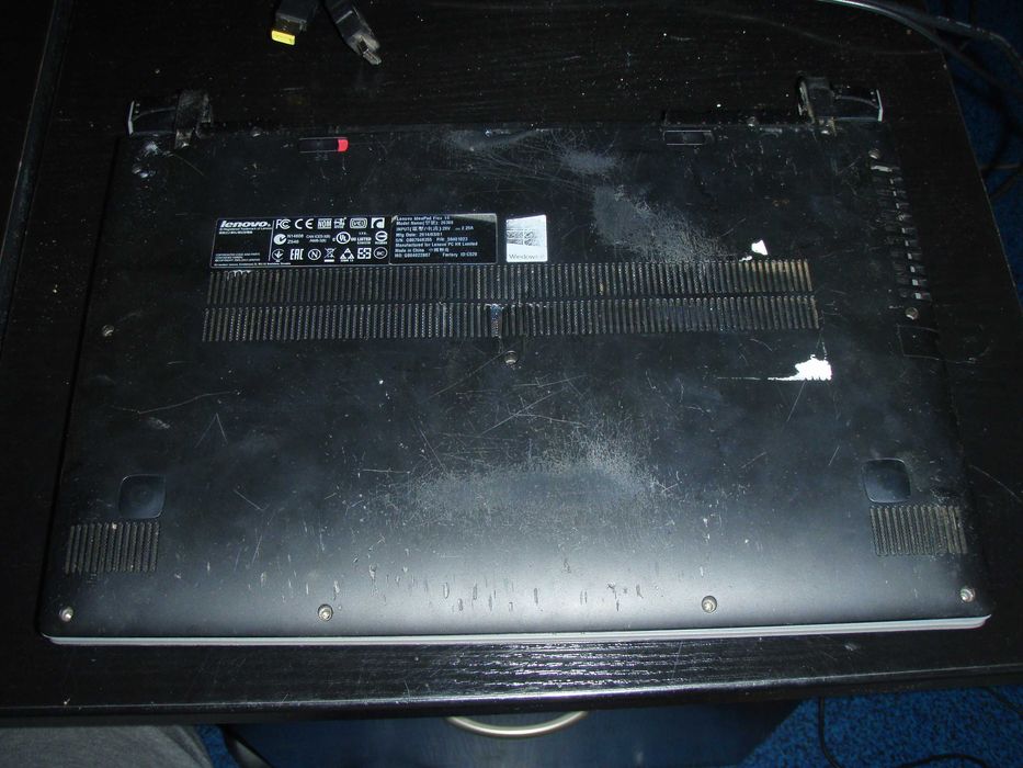 Dezmembrez Lenovo IdeaPad Flex 14 i3-4010U la 1.7 Ghz