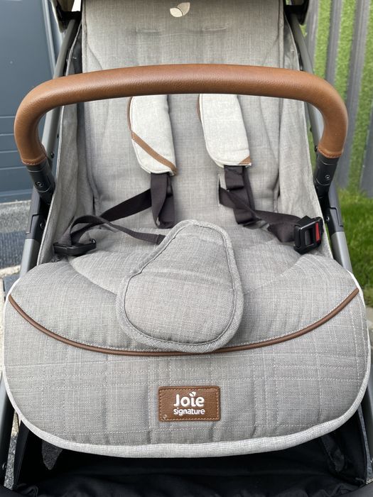 Carucior Joie Signature
