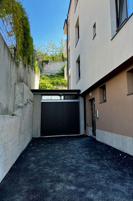 Гараж за склад под наем