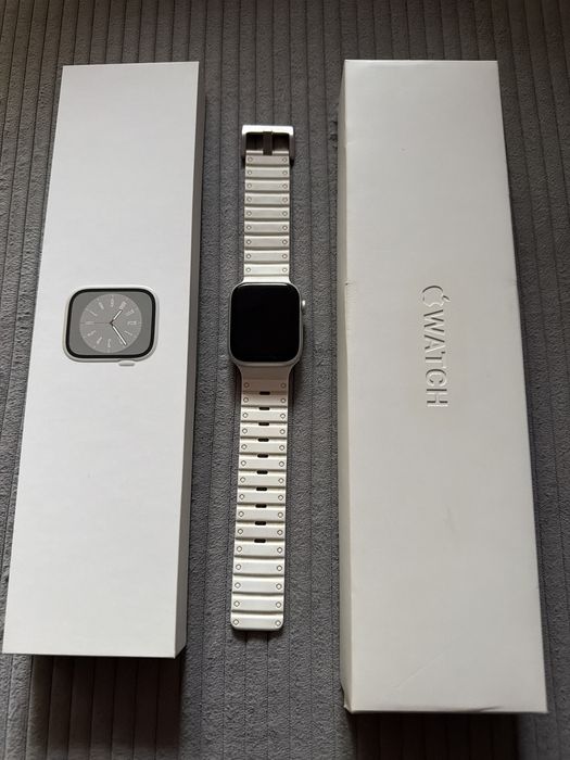 Apple watch 8 silver