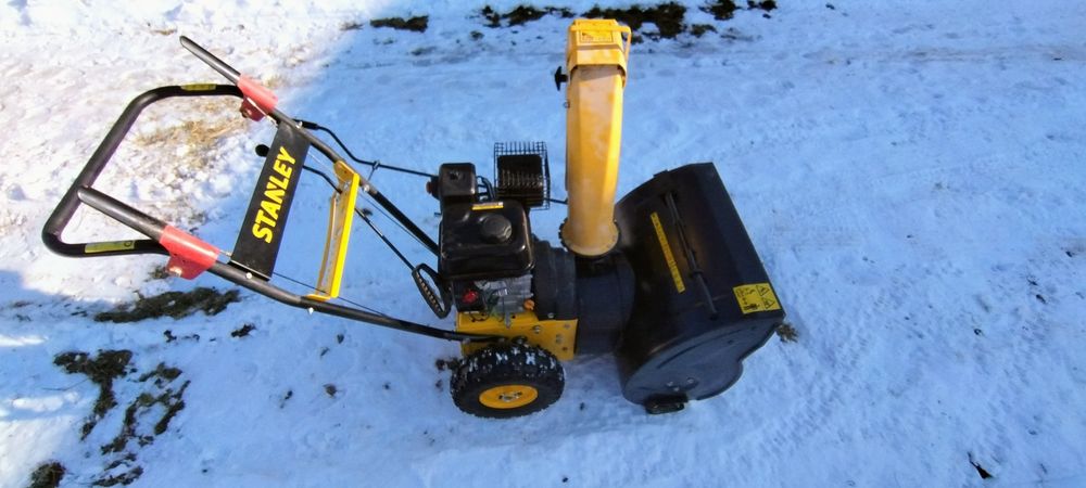 Vând freză zăpadă Stanley