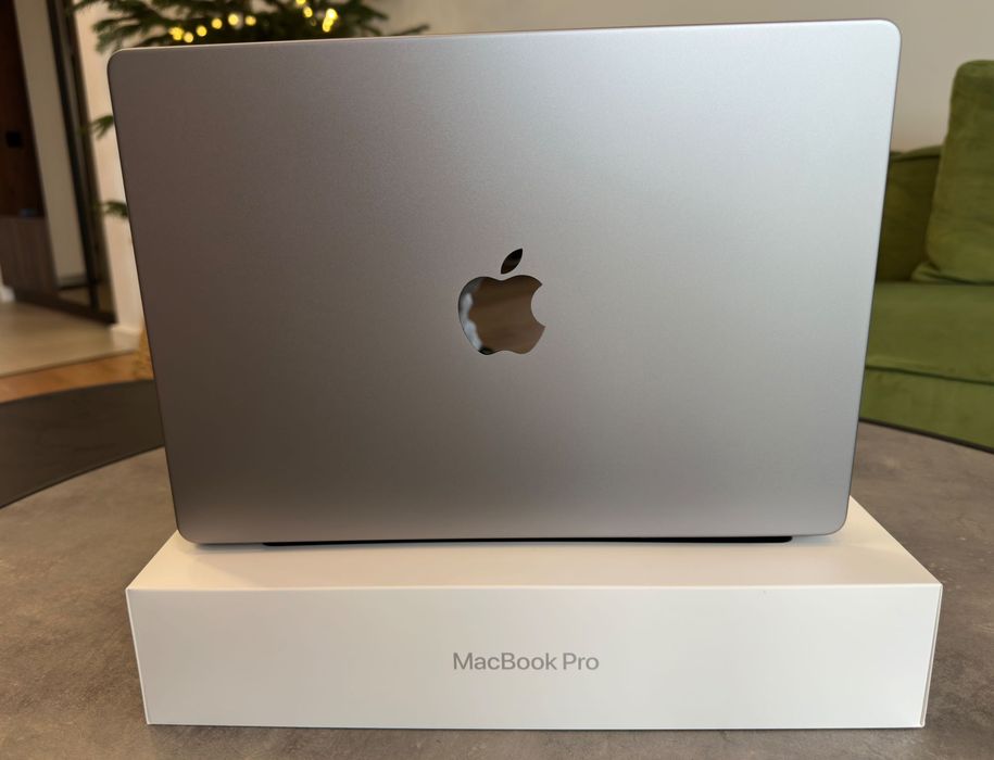 Apple MacBook M2 pro