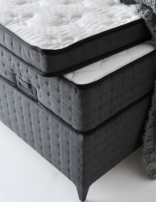 Тапицирано легло Tesla