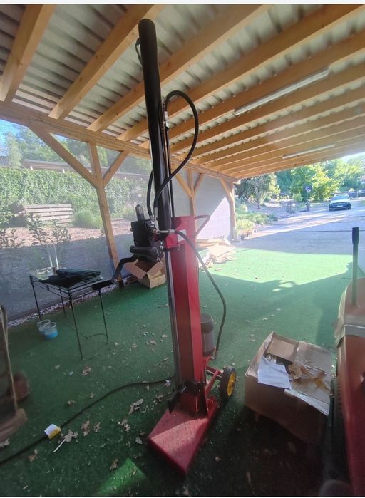 Crepator/despicator de lemne